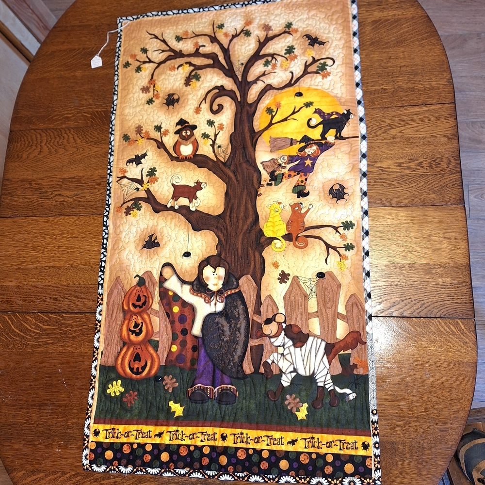 "Halloween Trick-Or-Treat" Quilt/Wall Hanging, NWT